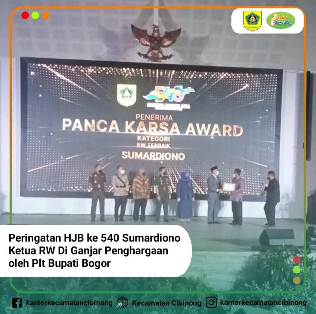 Ketua RW 005 Kelurahan Pabuaran Mekar Kecamatan Cibinong Bapak Sumardiono kategori RW terbaik tingkat Kabupaten Bogor dalam ajang Pancakarsa Award